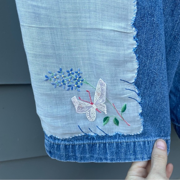 ERIKA KELLY APPAREL Patchwork Vintage Hankies & Lace Hand Sewn Denim Shorts - Picture 3 of 14